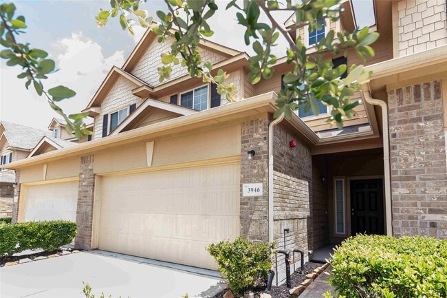 3946 Lexington Manor Ct