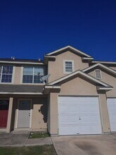 10007 Vasso View in Converse, TX - Foto de edificio - Building Photo