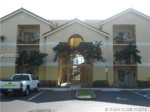 7610      Westwood Dr-Unit -129 in Tamarac, FL - Building Photo