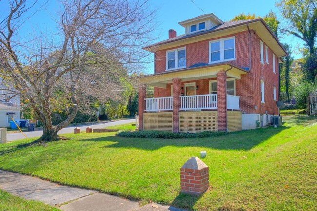 2502 Alberta Ave SW in Roanoke, VA - Building Photo - Building Photo