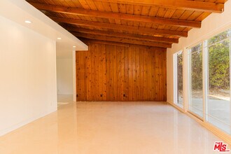 5604 Valley Circle Blvd in Woodland Hills, CA - Building Photo - Building Photo