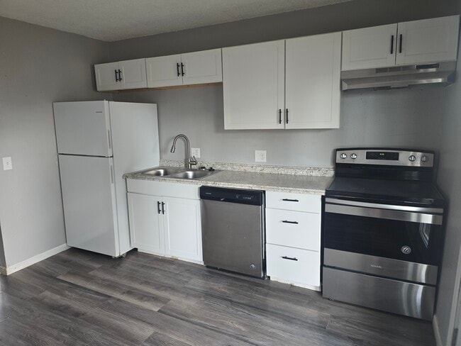 314 Stratford Dr, Unit 3 in Emporia, KS - Building Photo - Building Photo