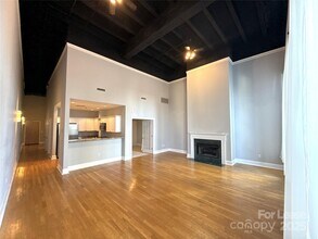 127 N Tryon St in Charlotte, NC - Building Photo - Building Photo