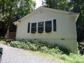 134 Hemlock Dr in Boone, NC - Building Photo