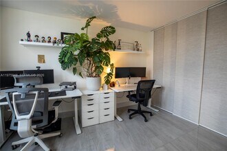 2750 NE 183rd St in Aventura, FL - Building Photo - Building Photo