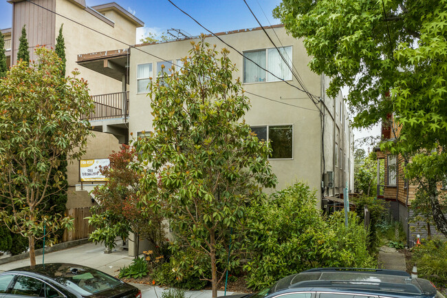2025 Francisco St. in Berkeley, CA - Foto de edificio - Building Photo