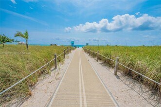 9801 Collins Ave, Unit 3Y in Bal Harbour, FL - Building Photo - Building Photo