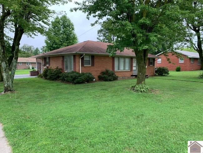 property at 801 N 19th St