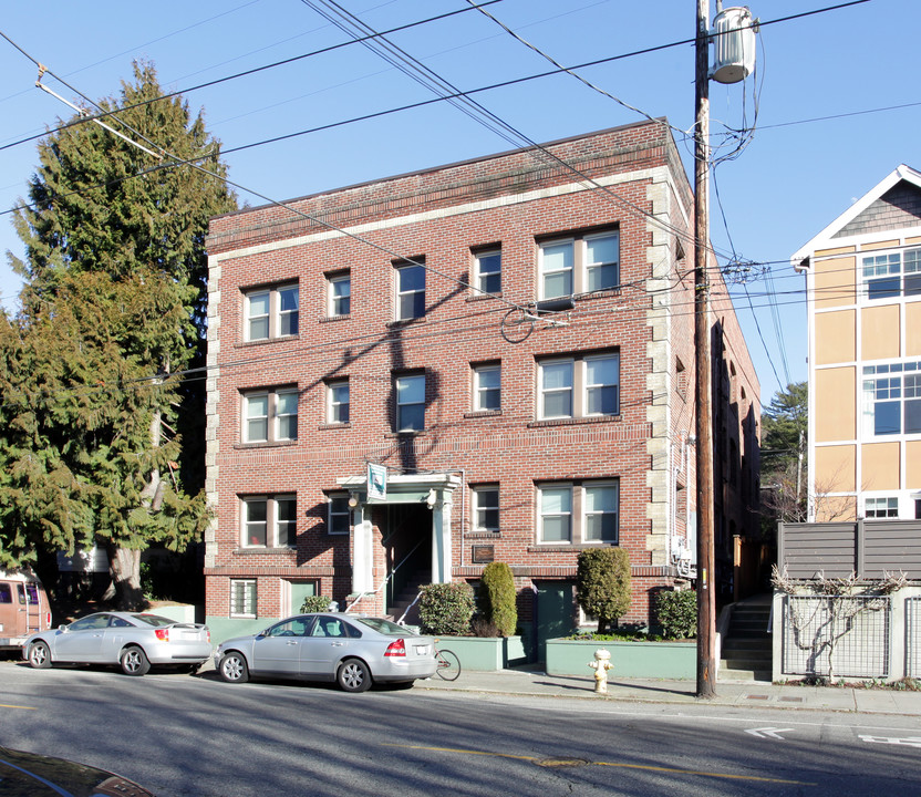 Volunteer Park Apartments in Seattle, WA - Building Photo