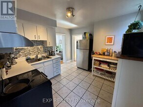 354 Annette St in Toronto, ON - Building Photo - Building Photo