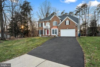 4924 Berkshire Woods Dr in Fairfax, VA - Building Photo - Building Photo