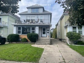 38 Rugby Rd in Buffalo, NY - Building Photo