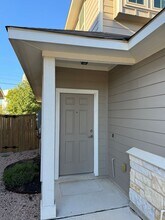 913 Crystal Brook Cv in New Braunfels, TX - Building Photo - Building Photo