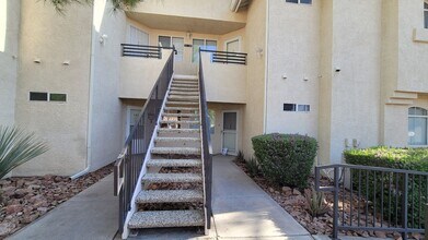 3320 S Fort Apache Rd in Las Vegas, NV - Foto de edificio - Building Photo