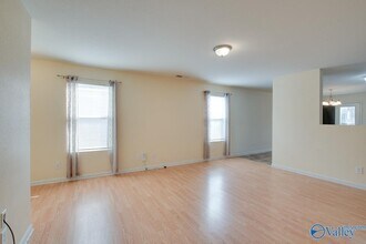 198 Cloverbrook Dr in Harvest, AL - Building Photo - Building Photo