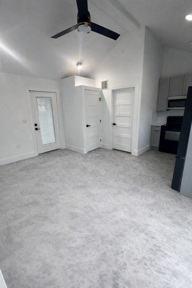 property at 1409 Westmoor Dr