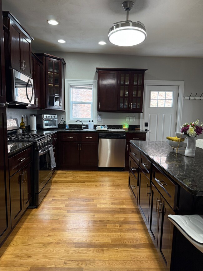 273 Dorchester St, Unit 1