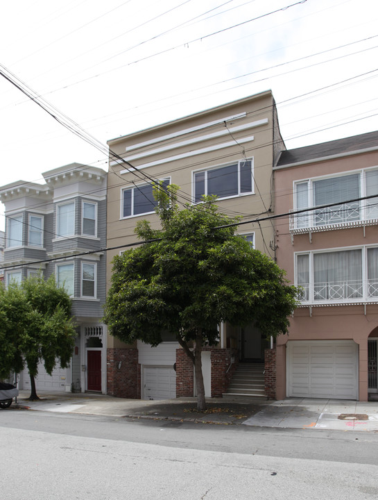 2425 Larkin St in San Francisco, CA - Building Photo