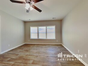 4664 Wesmar Dr in Pfafftown, NC - Building Photo - Building Photo