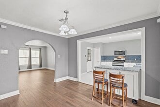 2406 Oaklawn Dr in La Marque, TX - Building Photo - Building Photo