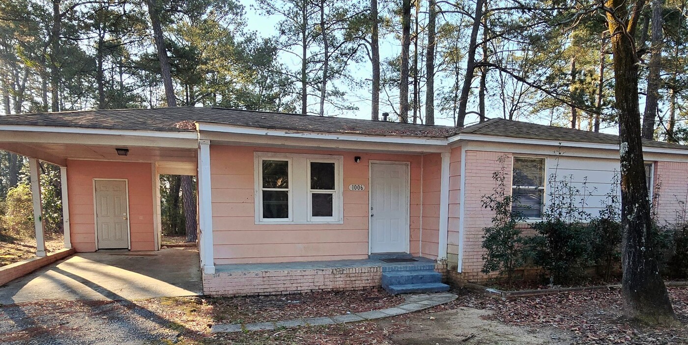 1006 Birchwood Dr in Columbia, SC - Building Photo