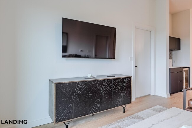 2623 Keene St, Unit 437 in Houston, TX - Foto de edificio - Building Photo