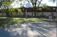 Pine Tree Townhomes in Lawrence, KS - Foto de edificio - Building Photo