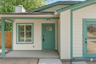 6807 Trendal Ln in Austin, TX - Building Photo