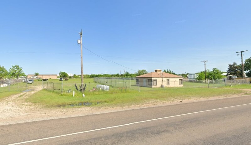 1901 S Business 45 in Corsicana, TX - Building Photo