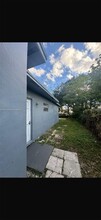 1400 NW 13th Pl in Fort Lauderdale, FL - Building Photo - Building Photo