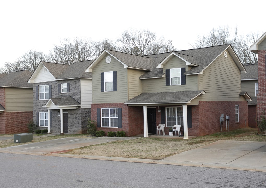 The Pointe at Bayhill in Anderson, SC - Building Photo