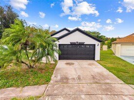 2413 Sonja Ct in Kissimmee, FL - Building Photo