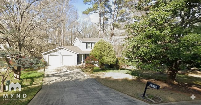 property at 2870 Woodhollow Ln