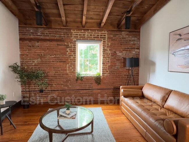 property at 437 W Grant St