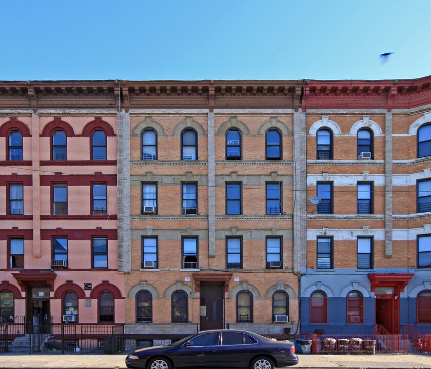 533 Knickerbocker Ave in Brooklyn, NY - Foto de edificio