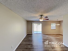 3106 King Phillip Way in Seffner, FL - Building Photo - Building Photo