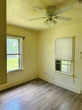 905 E Sycamore St in Denton, TX - Building Photo - Building Photo