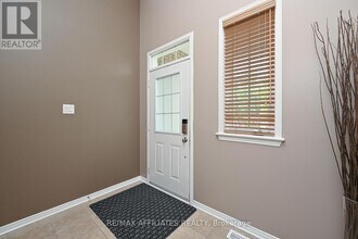 289 Harthill Way in Ottawa, ON - Building Photo - Building Photo