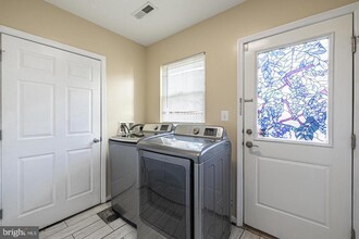 1021 3rd Pl SE in Washington, DC - Building Photo - Building Photo