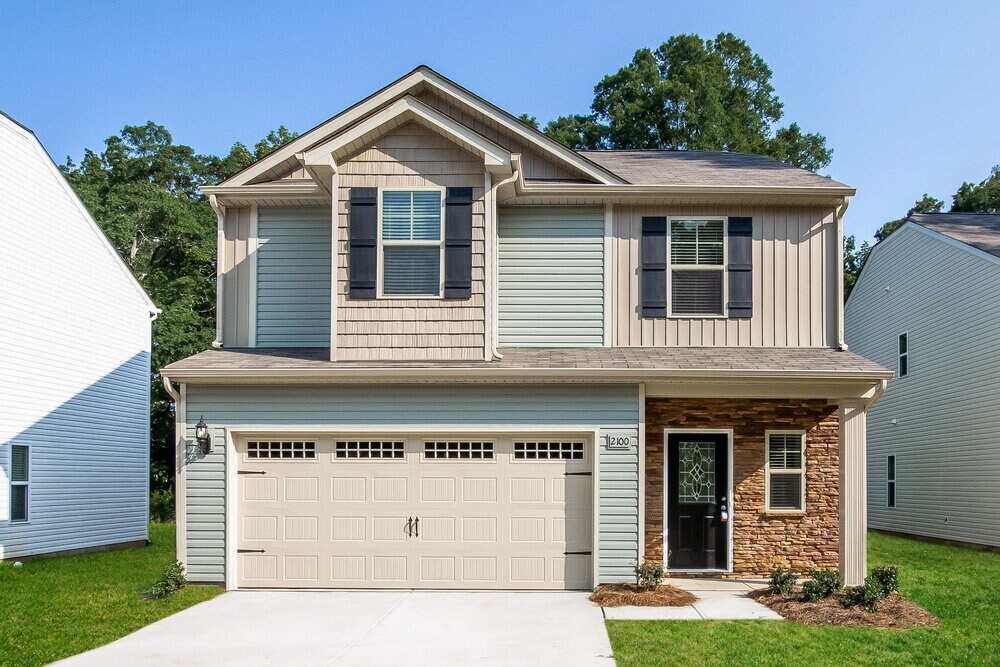 2100 Mingus Cabin Ln in Charlotte, NC - Building Photo
