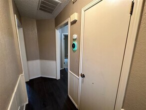 2221 NE 8th St in Moore, OK - Foto de edificio - Building Photo