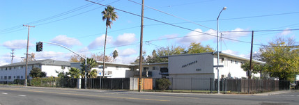 Southhaven Apartments in Sacramento, CA - Building Photo - Building Photo