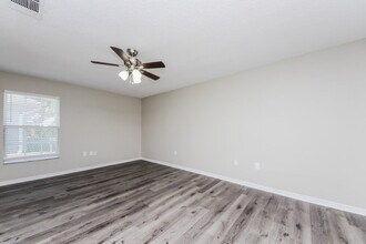 911 San Rafael Way in Kissimmee, FL - Foto de edificio - Building Photo