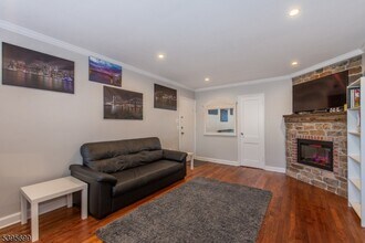 378 Claremont Ave in Montclair, NJ - Building Photo - Building Photo