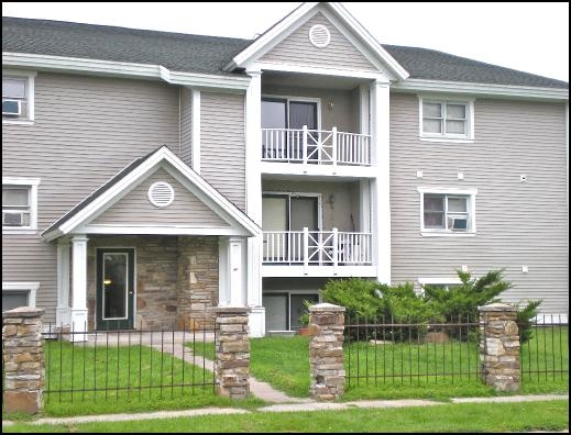 Tiffany Way Apartments in Plattsburgh, NY - Foto de edificio