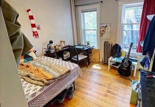 380 Washington St, Unit 1 in Somerville, MA - Foto de edificio - Building Photo