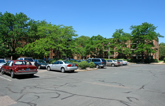 Roseville Seniors in Roseville, MN - Building Photo - Building Photo