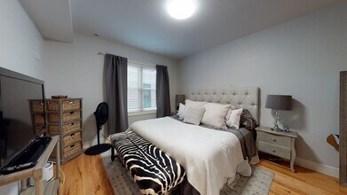 339 W Broadway, Unit 11 in Boston, MA - Building Photo - Building Photo