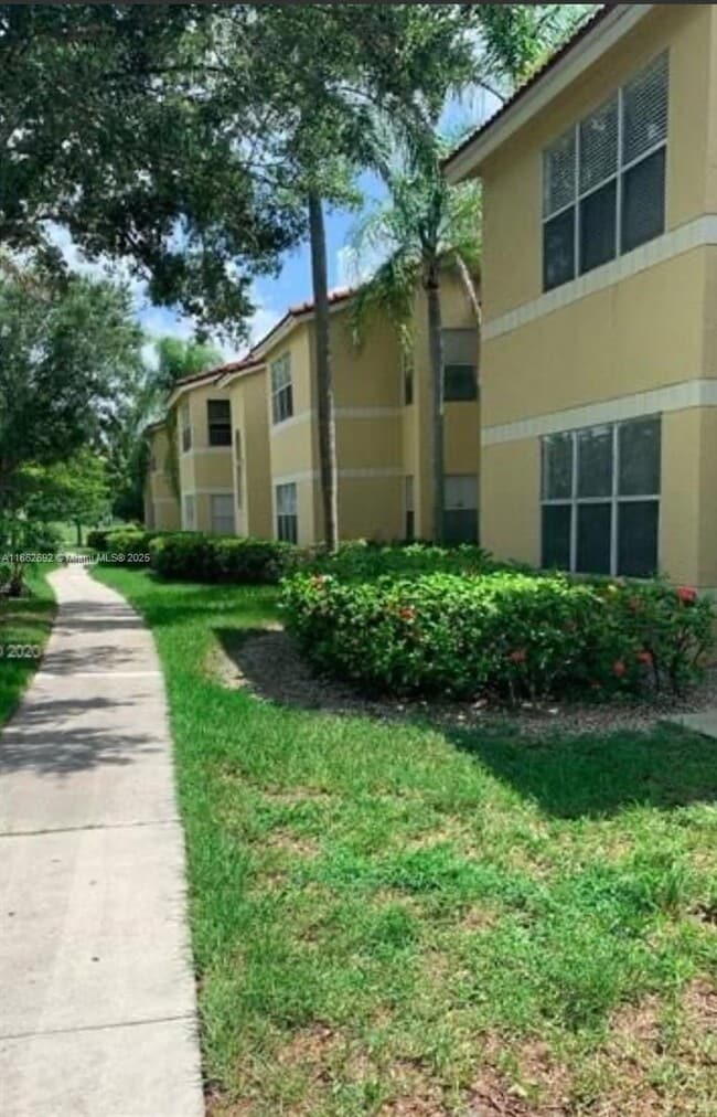 property at 12840 Vista Isles Dr