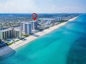 2201 S Ocean Dr in Hollywood, FL - Building Photo - Building Photo